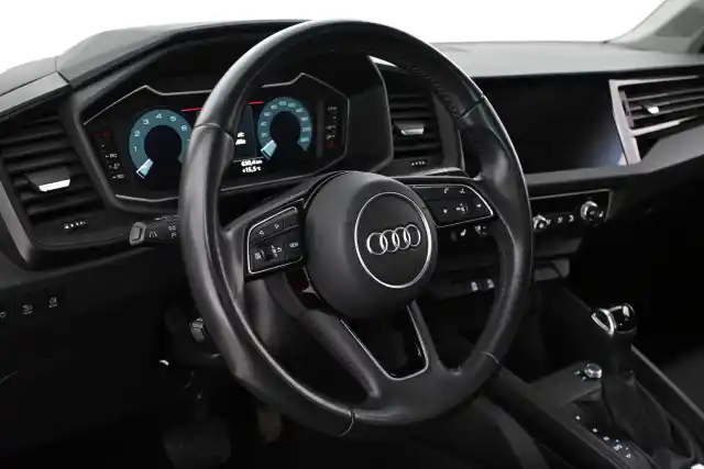 Punainen Viistoperä, Audi A1 – CLZ-797