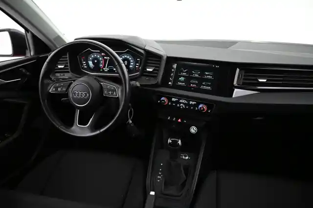 Punainen Viistoperä, Audi A1 – CLZ-797