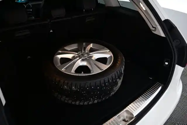 Valkoinen Farmari, Mercedes-Benz C – CMA-894