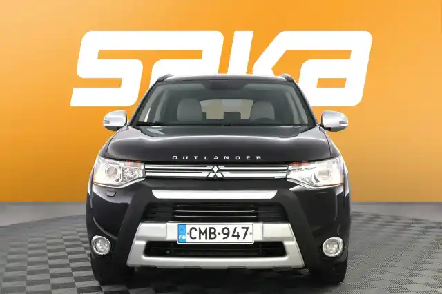 Musta Farmari, Mitsubishi Outlander PHEV – CMB-947