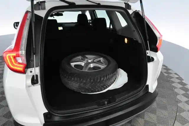 Valkoinen Maastoauto, Honda CR-V – CMC-140