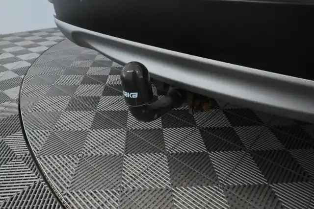 Valkoinen Maastoauto, Honda CR-V – CMC-140