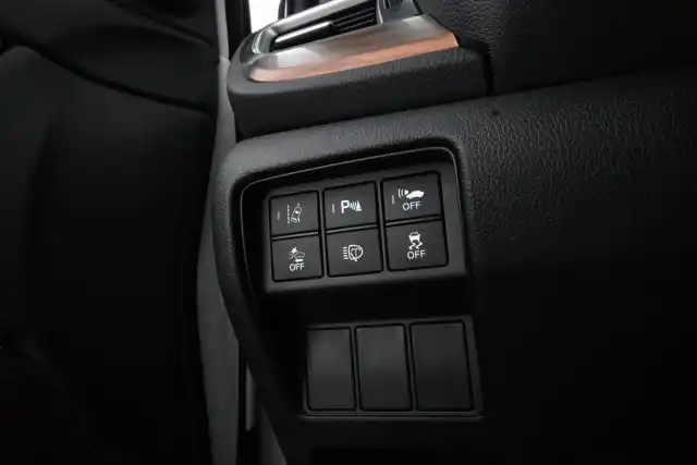 Valkoinen Maastoauto, Honda CR-V – CMC-140