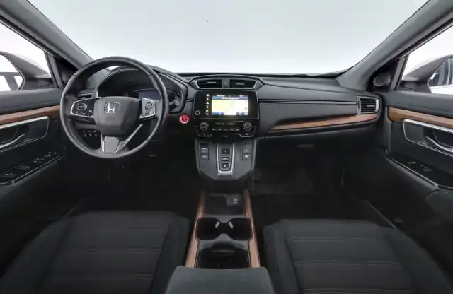Valkoinen Maastoauto, Honda CR-V – CMC-140