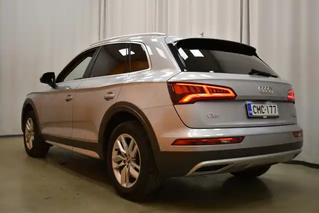 Hopea Maastoauto, Audi Q5 – CMC-177