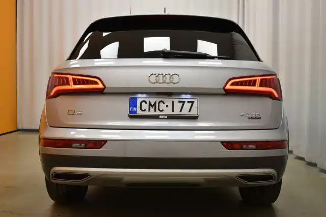 Hopea Maastoauto, Audi Q5 – CMC-177