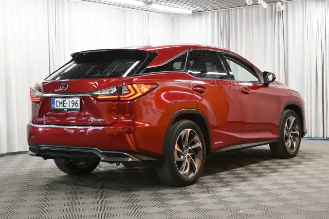 Punainen Maastoauto, Lexus RX – CME-196