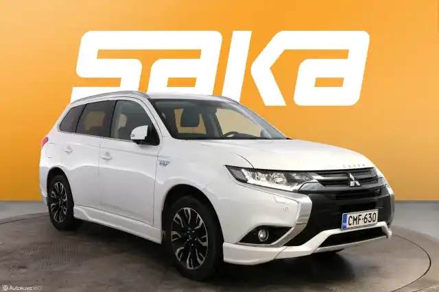 Valkoinen Maastoauto, Mitsubishi Outlander PHEV – CMF-630