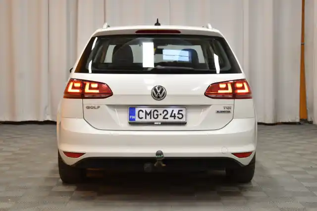 Valkoinen Farmari, Volkswagen Golf – CMG-245