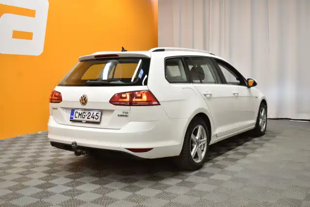 Valkoinen Farmari, Volkswagen Golf – CMG-245