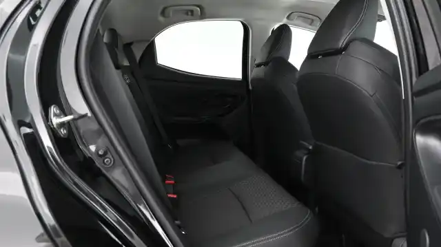 Musta Viistoperä, Mazda 2 – CMG-356