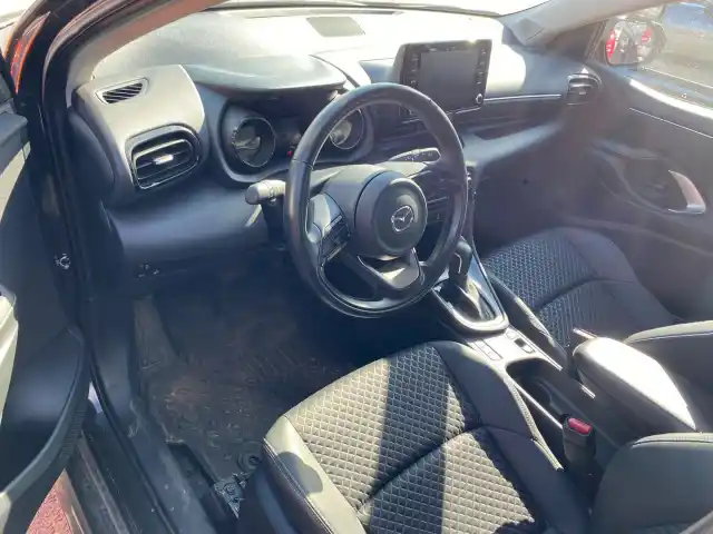 Musta Viistoperä, Mazda Mazda2 Hybrid – CMG-356