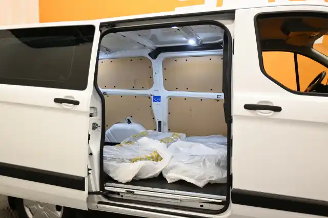 Valkoinen Pakettiauto, Ford Transit Custom – CMG-691
