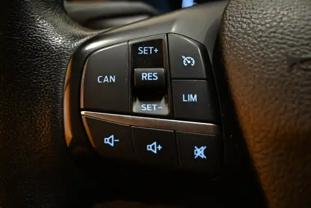 Valkoinen Pakettiauto, Ford Transit Custom – CMG-691
