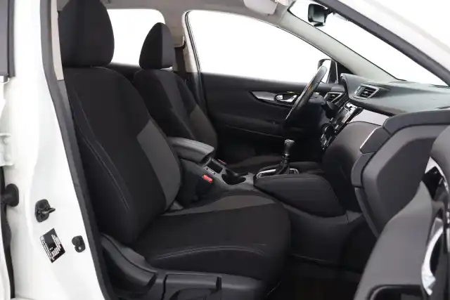 Valkoinen Maastoauto, Nissan Qashqai – CMG-763
