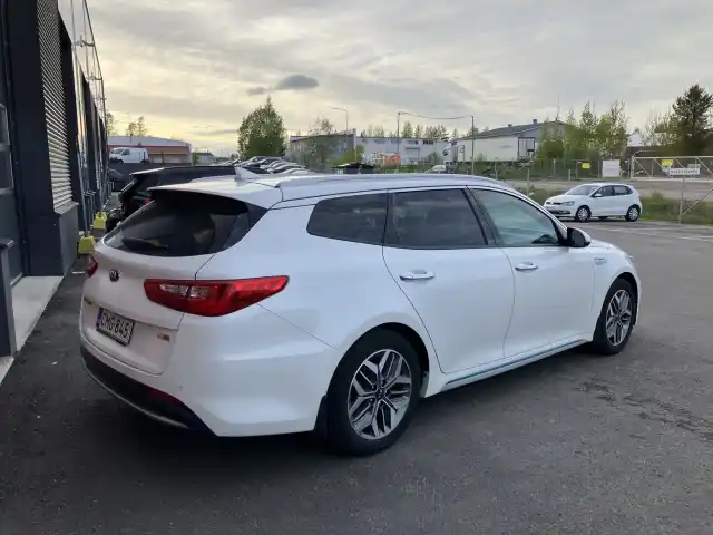 Valkoinen Farmari, Kia Optima – CMG-845