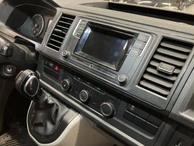 Harmaa Pakettiauto, Volkswagen Transporter – CMH-602