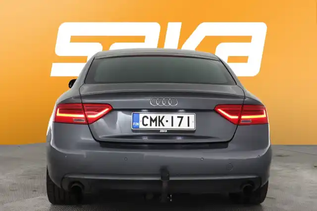 Harmaa Viistoperä, Audi A5 – CMK-171