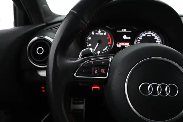 Sininen Viistoperä, Audi S3 – CML-918