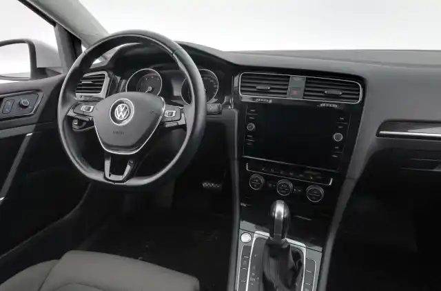 Valkoinen Viistoperä, Volkswagen Golf – CMM-252