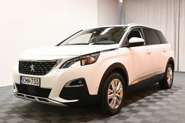 Valkoinen Tila-auto, Peugeot 5008 – CMN-733