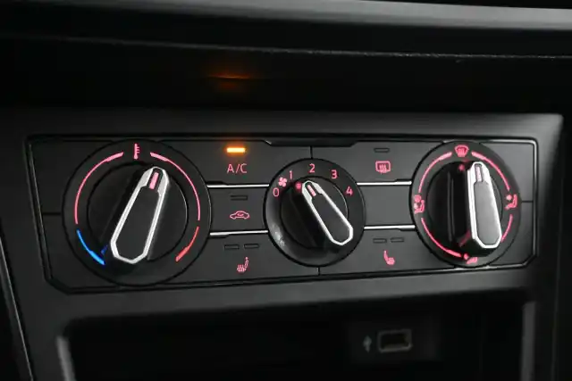 Punainen Viistoperä, Volkswagen Polo – CMN-953