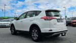 Valkoinen Maastoauto, Toyota RAV4 – CMO-447, kuva 3