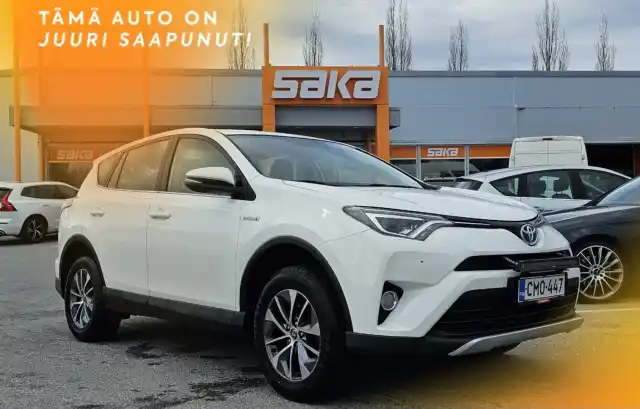 Valkoinen Maastoauto, Toyota RAV4 – CMO-447