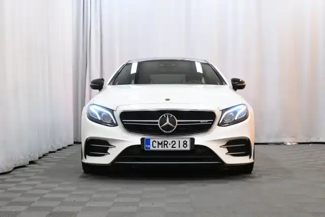 Valkoinen Coupe, Mercedes-Benz E 53 AMG – CMR-218