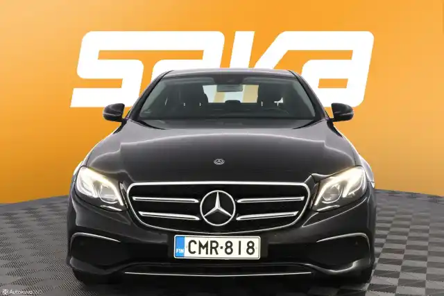 Musta Sedan, Mercedes-Benz E – CMR-818