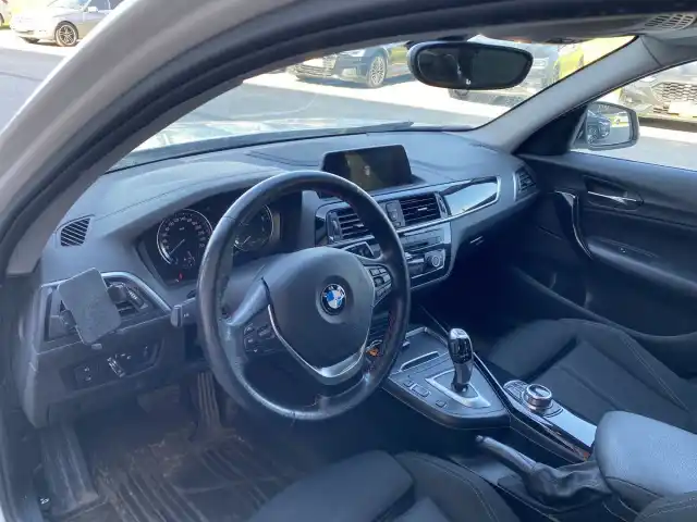 Valkoinen Viistoperä, BMW 118 – CMS-772