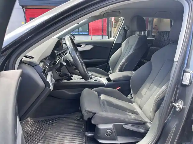 Harmaa Farmari, Audi A4 – CMS-803