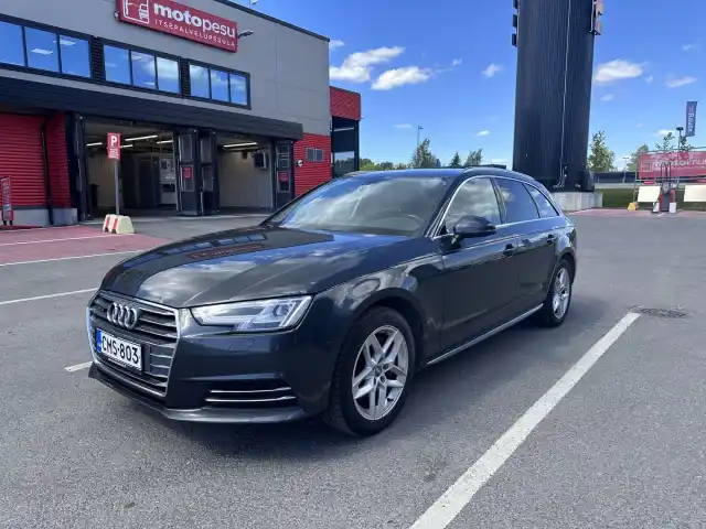 Harmaa Farmari, Audi A4 – CMS-803