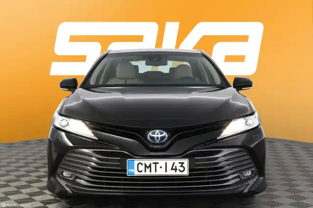 Musta Sedan, Toyota Camry – CMT-143