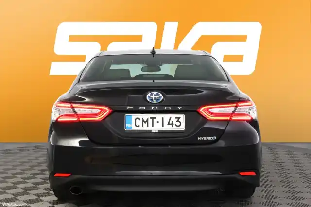 Musta Sedan, Toyota Camry – CMT-143