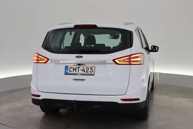 Valkoinen Tila-auto, Ford S-Max – CMT-423