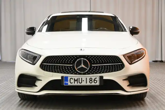 Valkoinen Coupe, Mercedes-Benz CLS – CMU-186