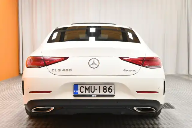 Valkoinen Coupe, Mercedes-Benz CLS – CMU-186
