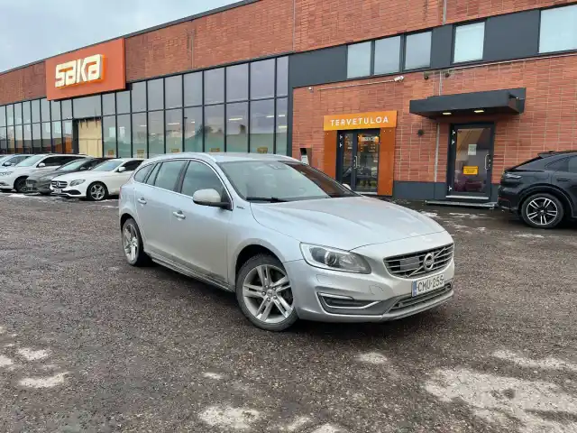 Harmaa Farmari, Volvo V60 – CMU-255