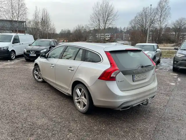 Harmaa Farmari, Volvo V60 – CMU-255