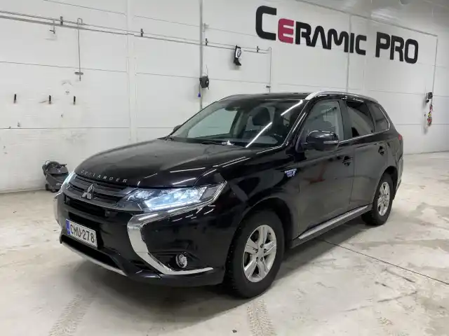 Musta Maastoauto, Mitsubishi Outlander – CMU-278