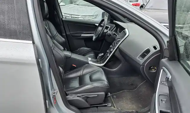 Hopea Maastoauto, Volvo XC60 – CMV-116