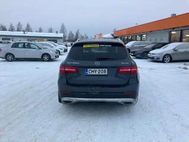 Harmaa Maastoauto, Mercedes-Benz GLC – CMV-208