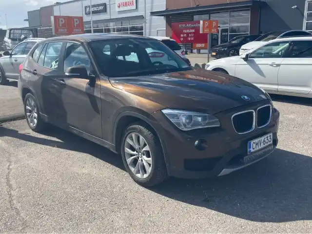 Ruskea Maastoauto, BMW X1 – CMV-633