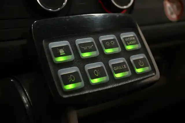 Valkoinen Pakettiauto, Volkswagen Transporter – CMV-968