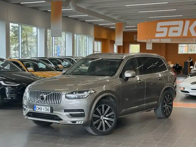 Harmaa Maastoauto, Volvo XC90 – CMX-136