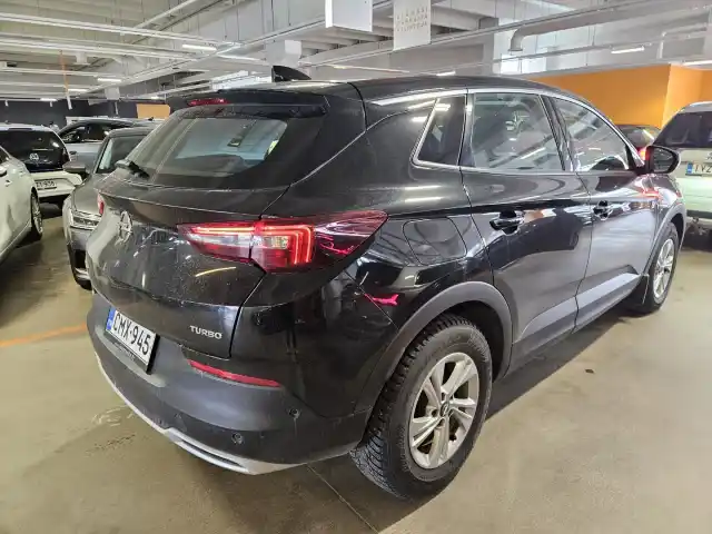 Musta Maastoauto, Opel Grandland X – CMX-945