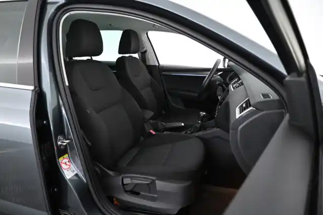 Harmaa Farmari, Skoda Octavia – CMY-466
