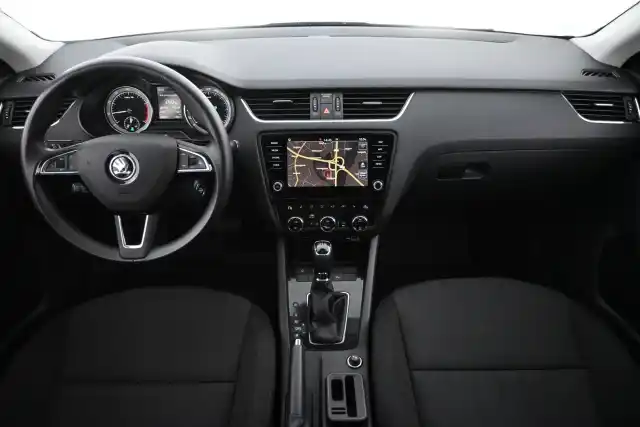 Harmaa Farmari, Skoda Octavia – CMY-466