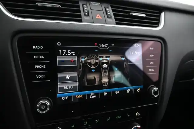 Harmaa Farmari, Skoda Octavia – CMY-466